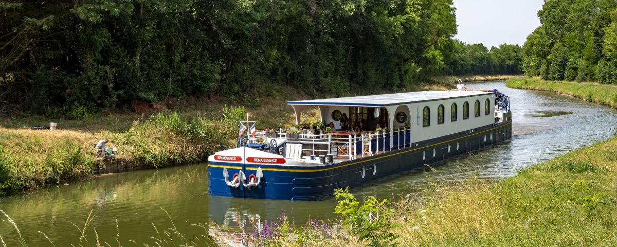 CRUCEROS FLUVIALES CANALES DE FRANCIA CANAL DE BRIARE CANAL DU LOING CRUCEROS FAMILIA CRUCEROS LA RENAISSANCE CRUCEROS OFERTA CRUCEROS BARCAZA DE LUJO CRUCEROS EN FAMILIA CRUCEROS EN GRUPO CRUCEROS CON AMIGOS CRUCEROS BORGOÑA